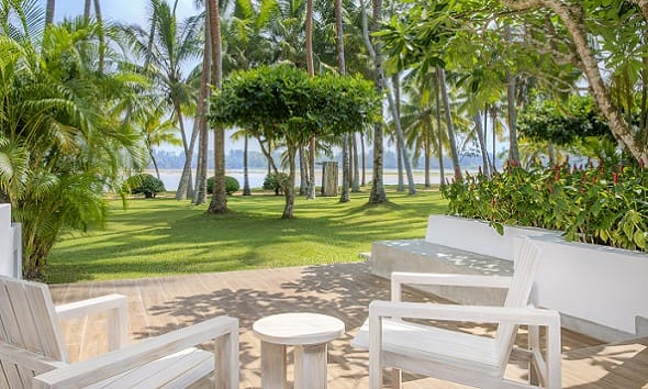 avani_kalutara_resort_guest_room_avani_ocean_view_pool_suite_terrace_590x354